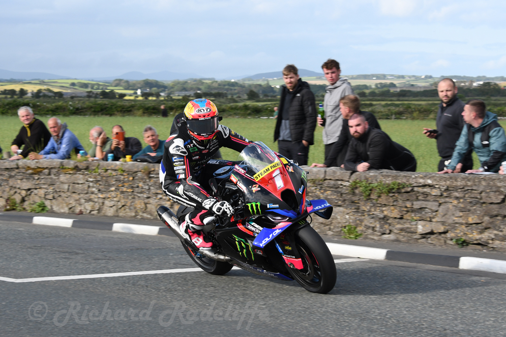 Todd And Crowe Brothers Lead The Way At Southern 100.